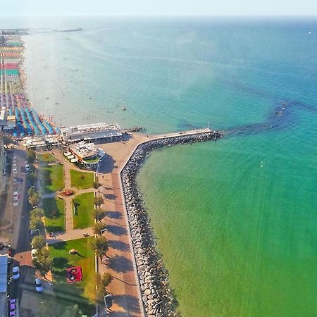 Delizioso Appartamento In Villa Al Mare Pesaro Eksteriør billede