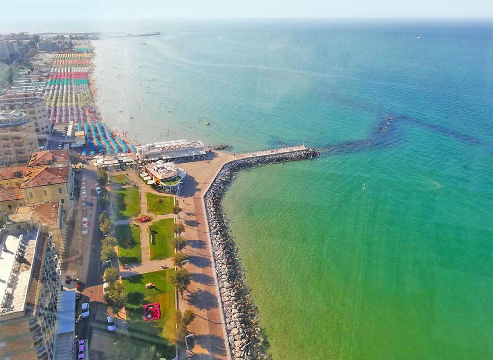 Delizioso Appartamento In Villa Al Mare Pesaro Eksteriør billede